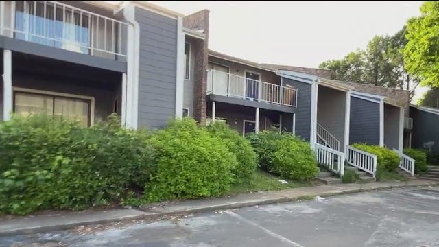 Deadline near for residents of condemned College Park apartment complex