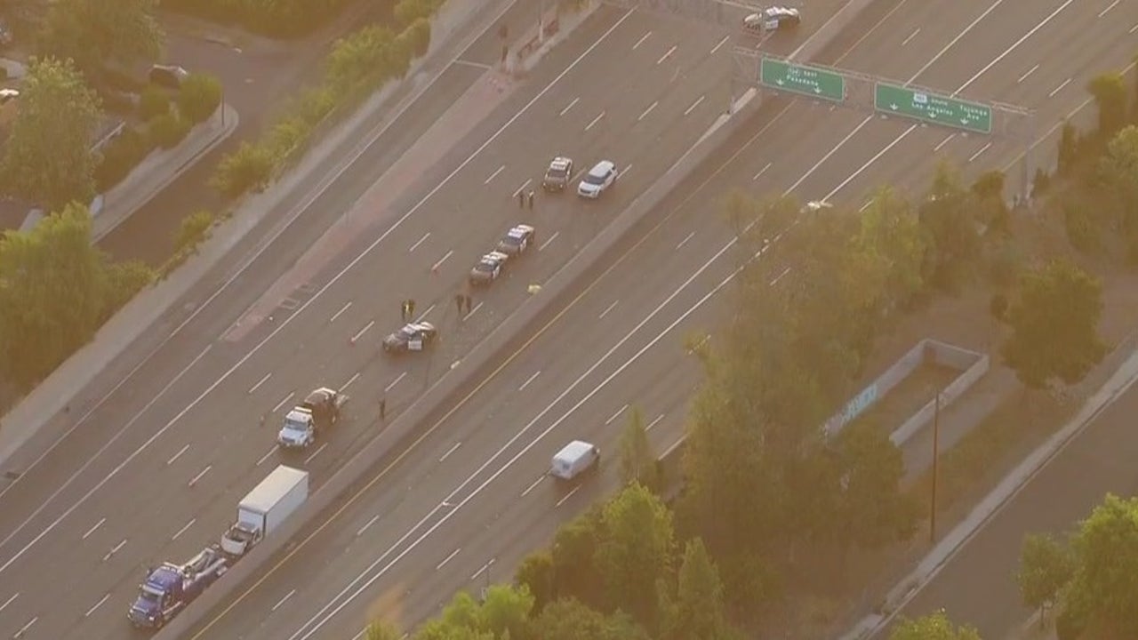 2 killed in multi-vehicle crash on 101 Freeway | FOX 11 Los Angeles