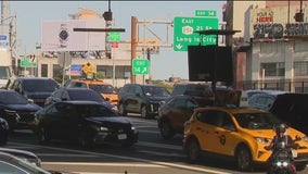 Queens-Midtown Tunnel leak causes commute chaos