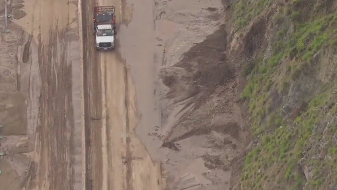 Mudslides close parts of Pacific Coast Highway