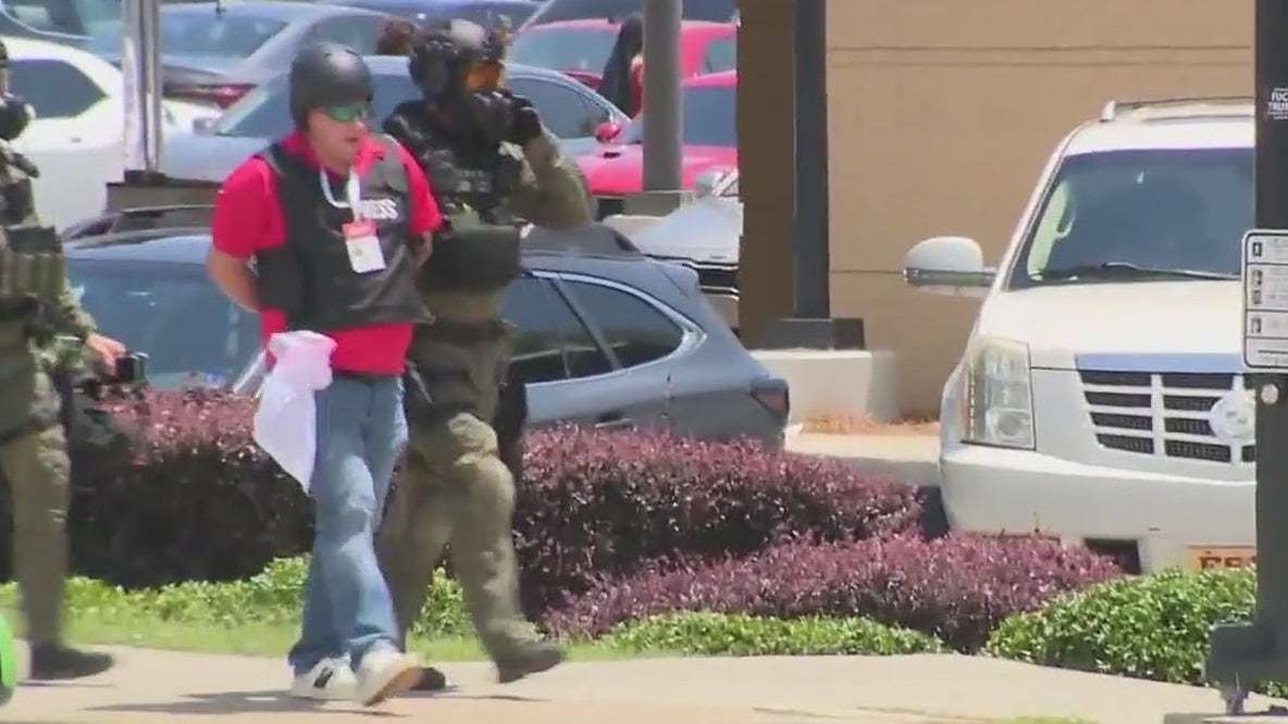 Hispanic journalist detained by ICE after arrest