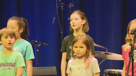 Hollywood helping students raise money for arts