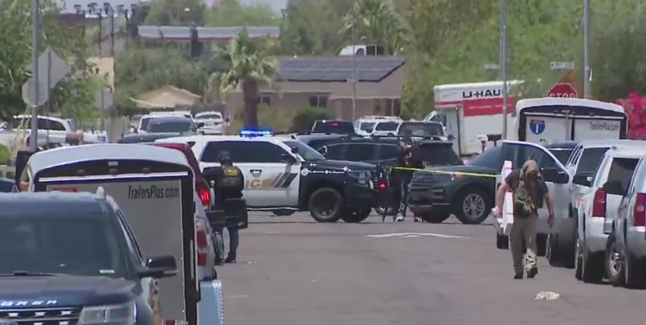 Protesters clash with police during Homeland Security investigation in Peoria
