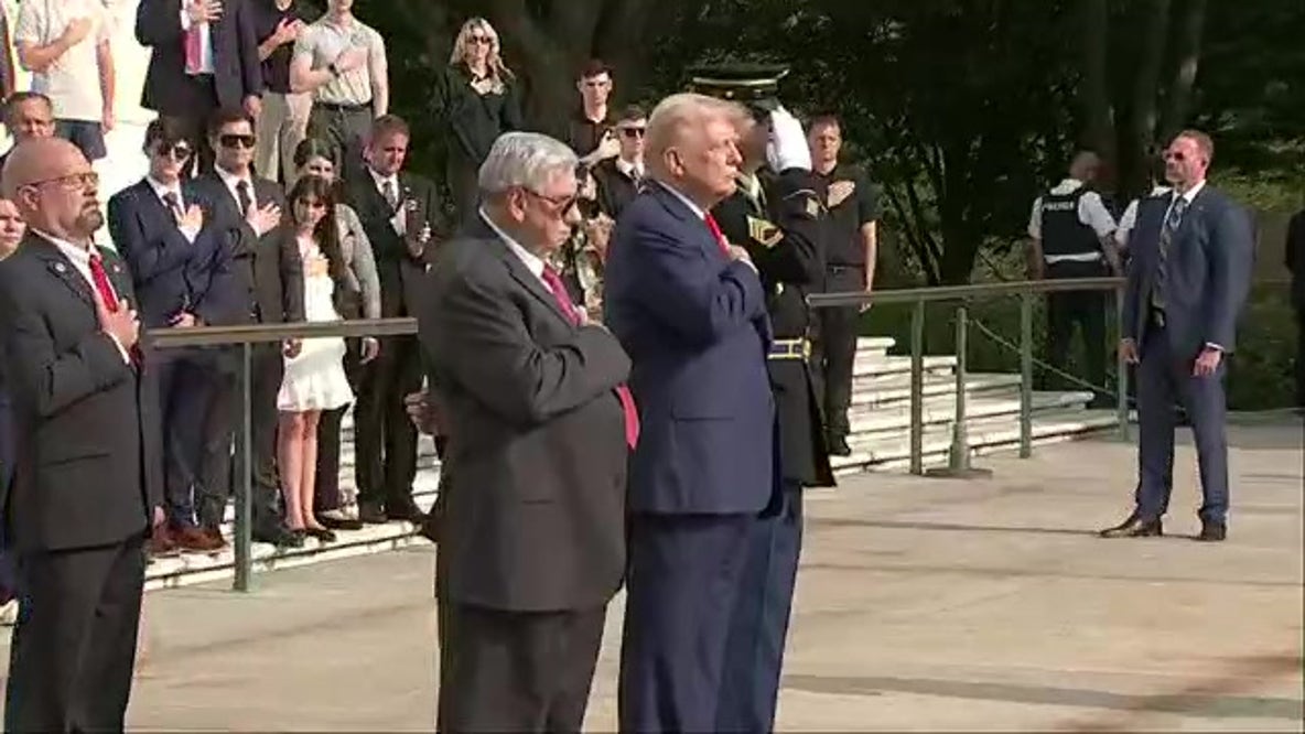 Trump lays wreath at Arlington National Cemetery