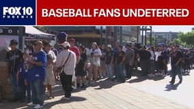 D-backs and Dodgers fans brave through mini heat wave