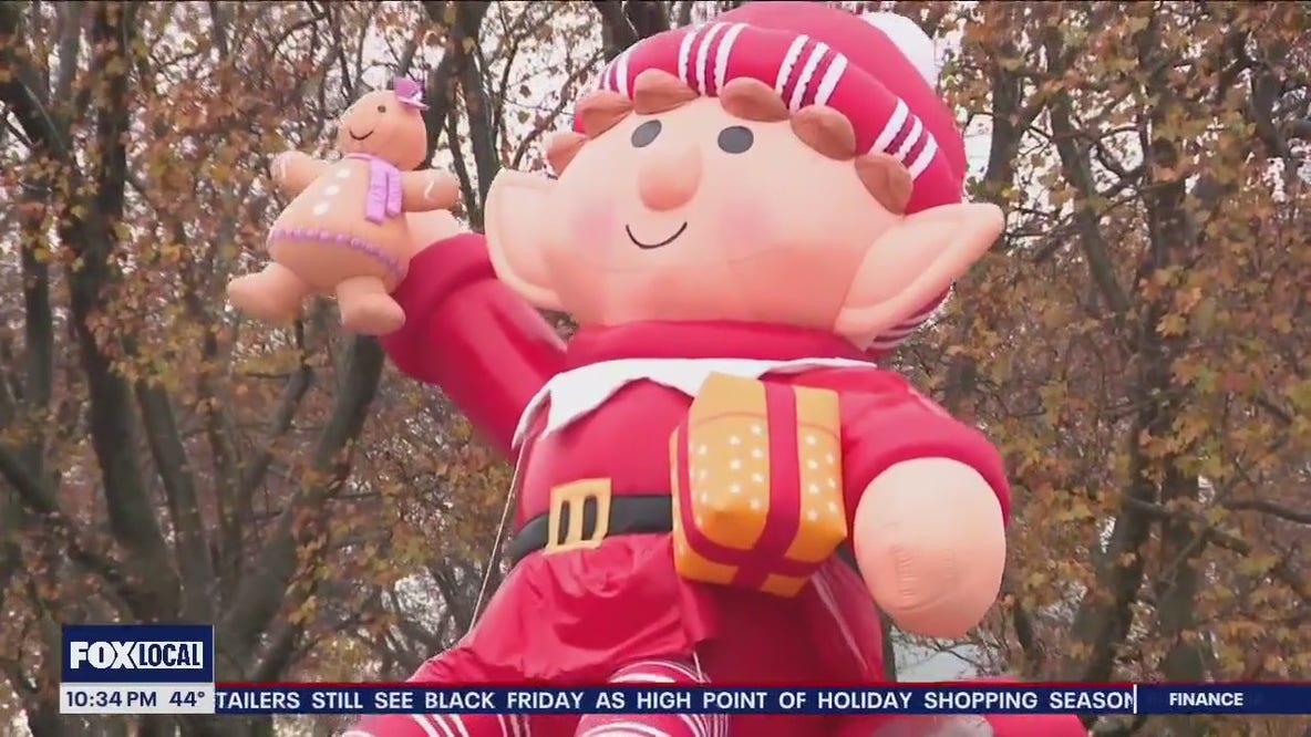 Philadelphia holiday shoppers, paradegoers put up with Thanksgiving Day rain