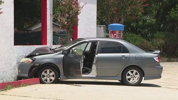 Metal rod-wielding man shot by deputies at Orlando gas station after 'confusing' crash: sheriff