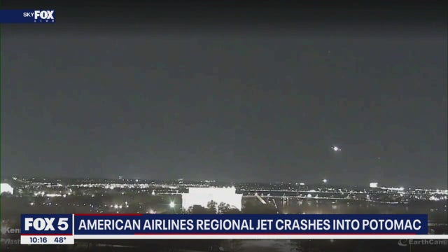 VIDEO: DC plane crashes with Army helicopter at Reagan National Airport