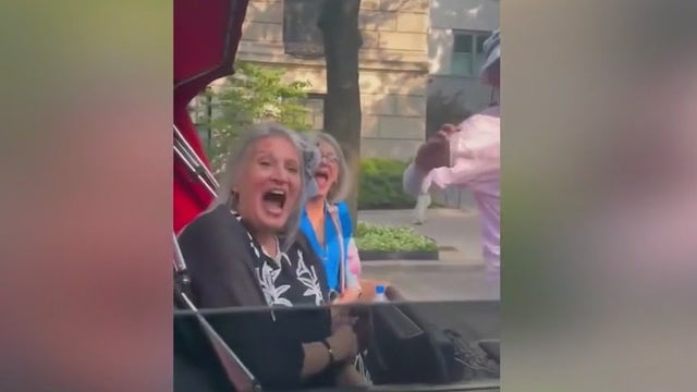 Billy Joel surprises fans