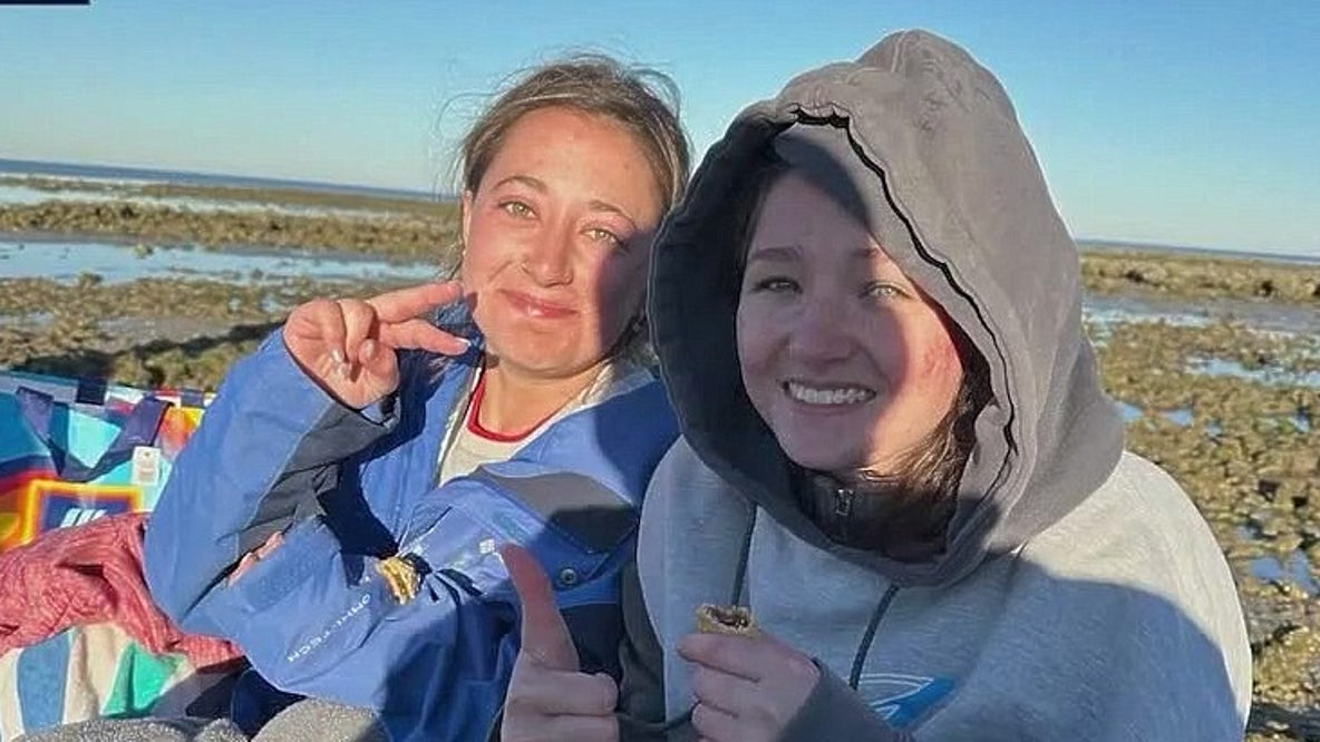 2 paddleboarding teens who went missing found safe