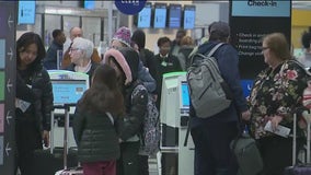 Thanksgiving travel ramps up at Chicago airports