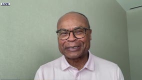 Worthing HS alum, former NFL star Mike Singletary talks with Nate Griffin