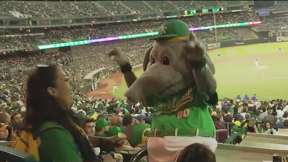 Oakland A's fans emotional at final night game at Coliseum