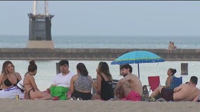 Chicagoans try to beat the sweltering heat as temps soar: 'Still hot, still summer'