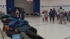 Vikings player gifts winter coat to Mpls students