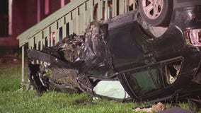 Driver runs stop sign, crashes into Detroit house