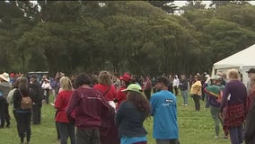 Thousands walk to remember people who died from AIDS, fundraise for better treatments