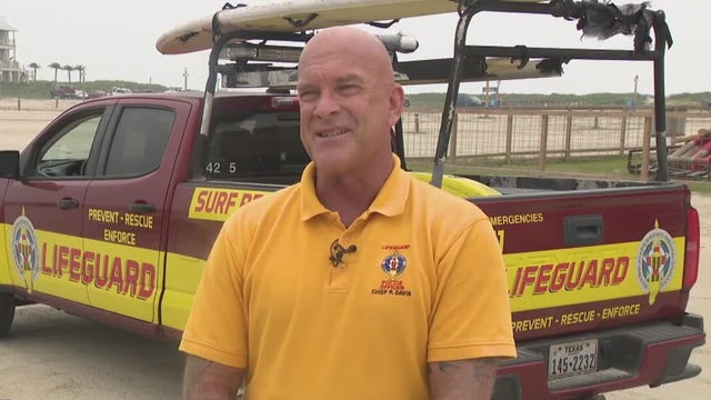 Galveston residents rally behind suspended Beach Patrol chief as he fights for his job