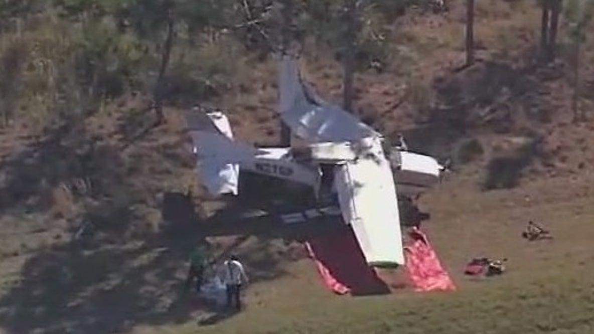 Small plane makes crash landing in Orange County