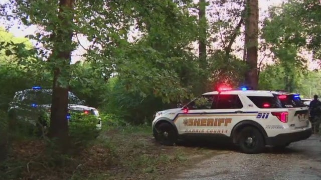 East Harris County: Man found dead with gunshot wound, woman hospitalized, officials say