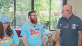 Making a falafel at the Jewish Food Festival