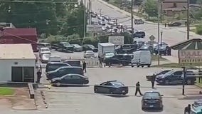 DeKalb County police hunt for suspects after brazen daytime shooting