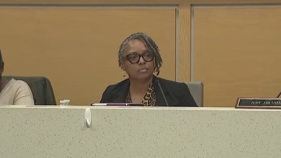 Protestors of ICE facility in Broadview decry limits on protests