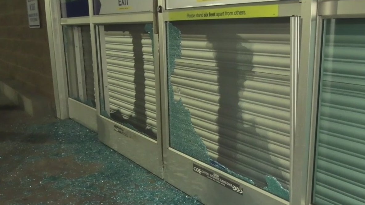 Looting in Emeryvile and Oakland