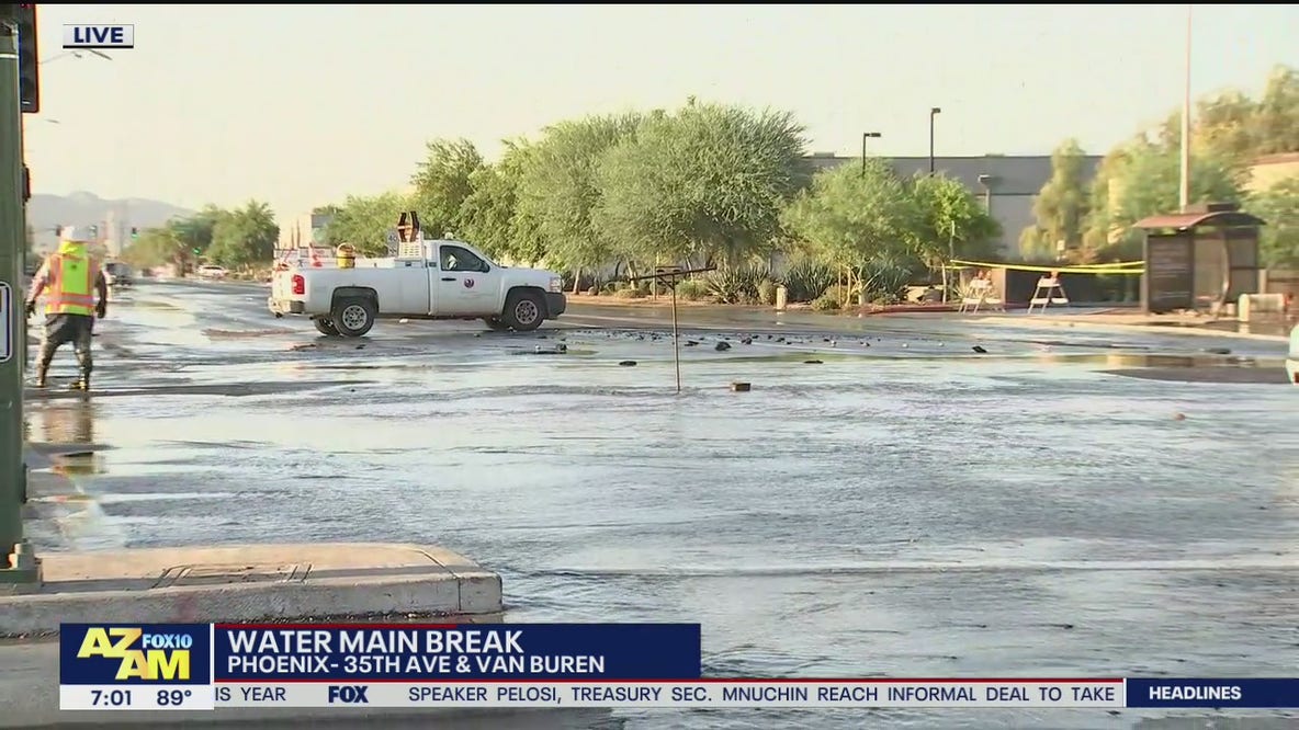 Phoenix officials responding to water main break