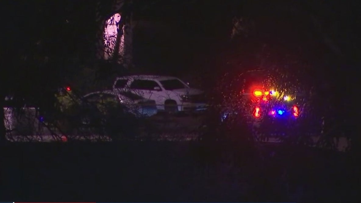 Suspect injured after being shot by police at Phoenix apartments