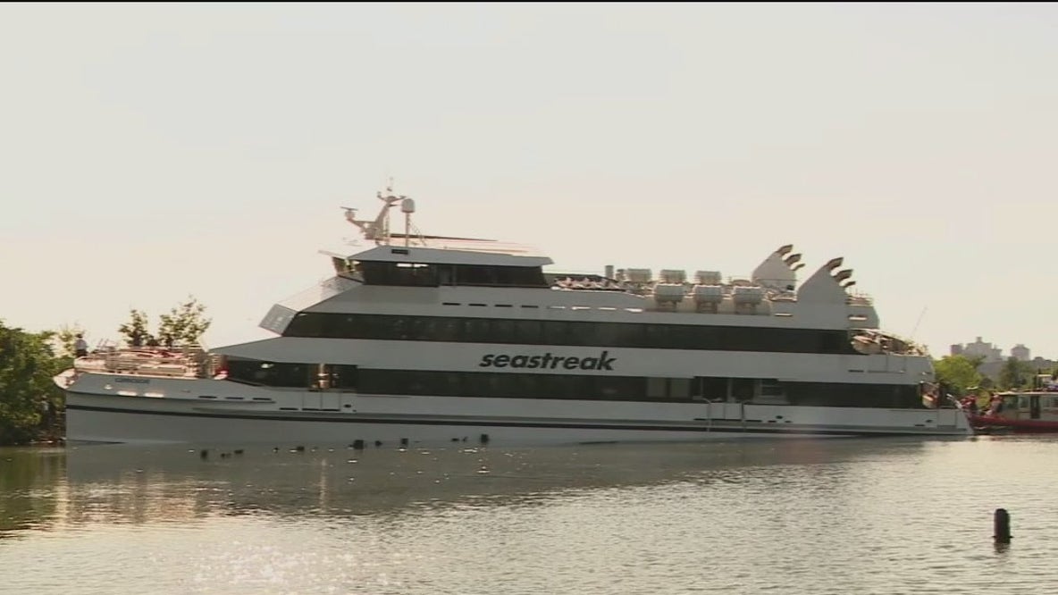Ferry runs aground near Brooklyn