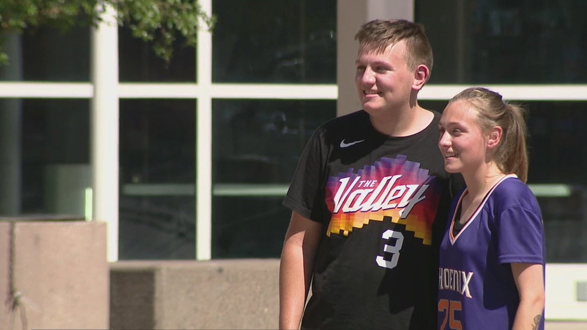 Suns fans put up with excessive heat as they gather in Downtown Phoenix