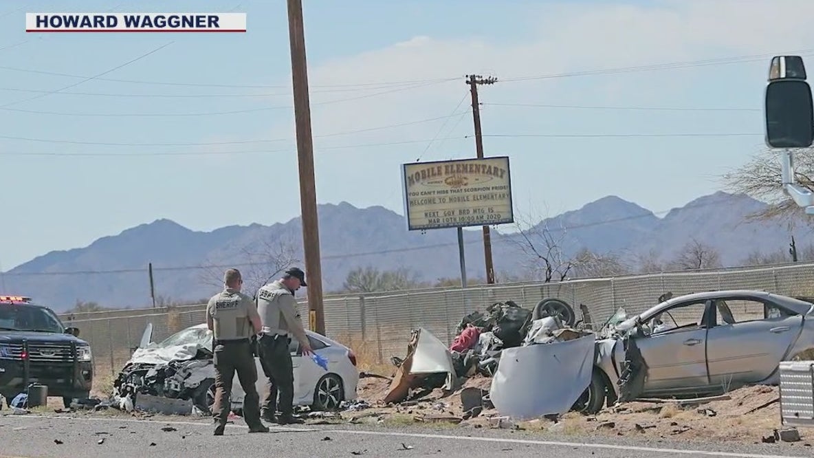 Two dead in crash near 99th Avenue and Maricopa
