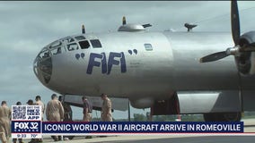 Iconic World War II aircraft land in Romeoville