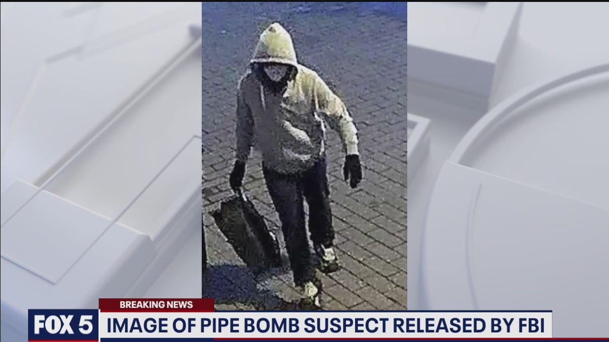 Image of pipe bomb suspect released by FBI