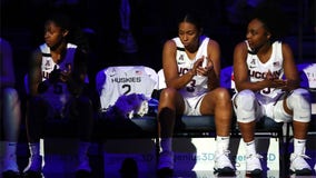 UConn women's basketball team honors Gianna Bryant during game