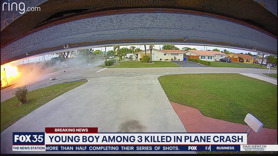 Young boy among 3 killed when plane crashes into Florida neighborhood