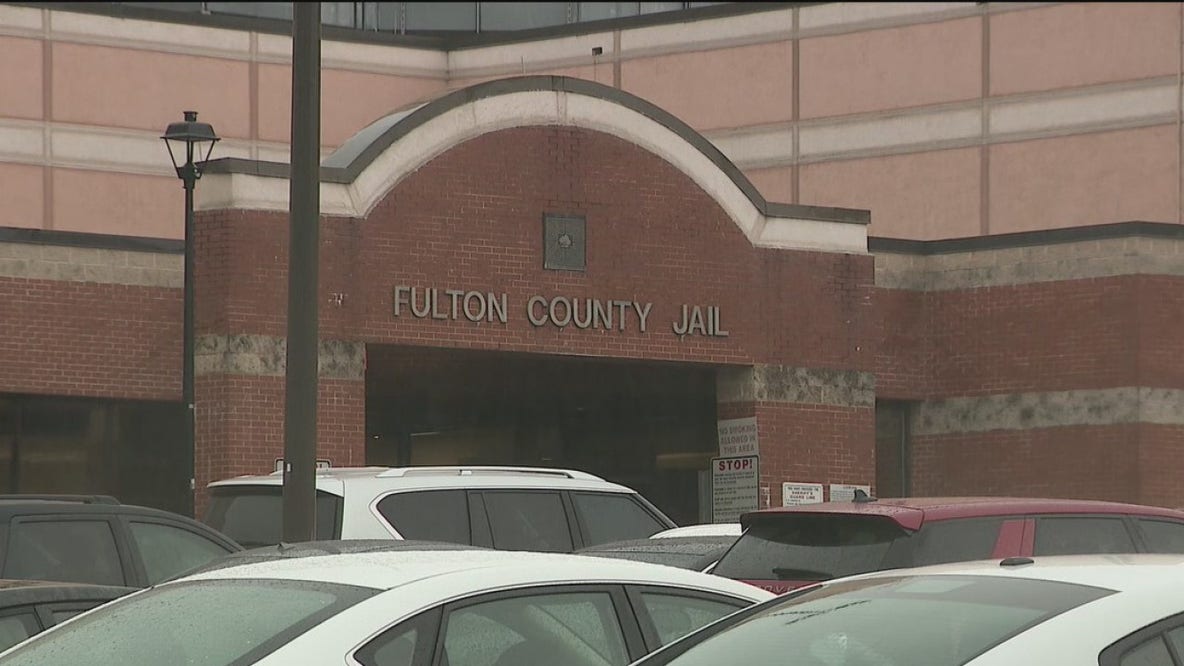 Fulton County commissioner supports new jail