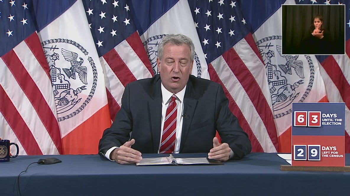 Mayor de Blasio announces school delay