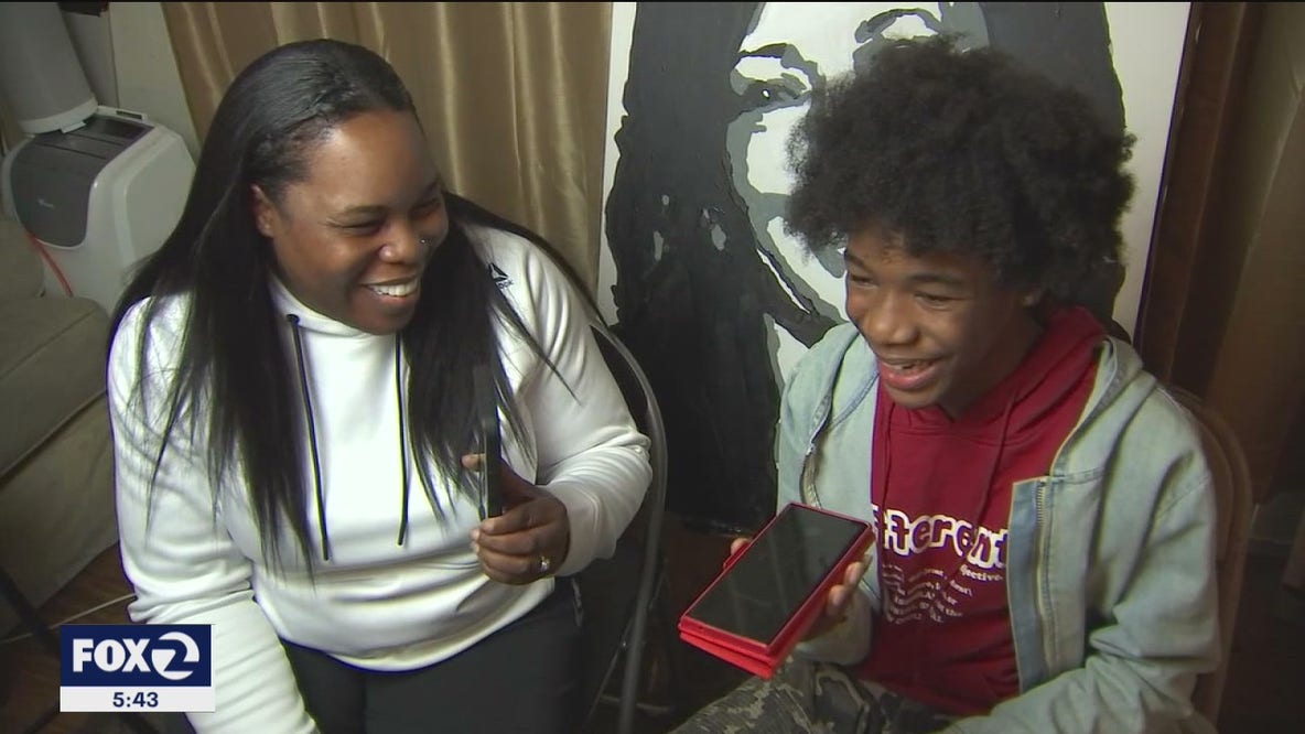 Teenage artist gets surprise from VP-elect Kamala Harris