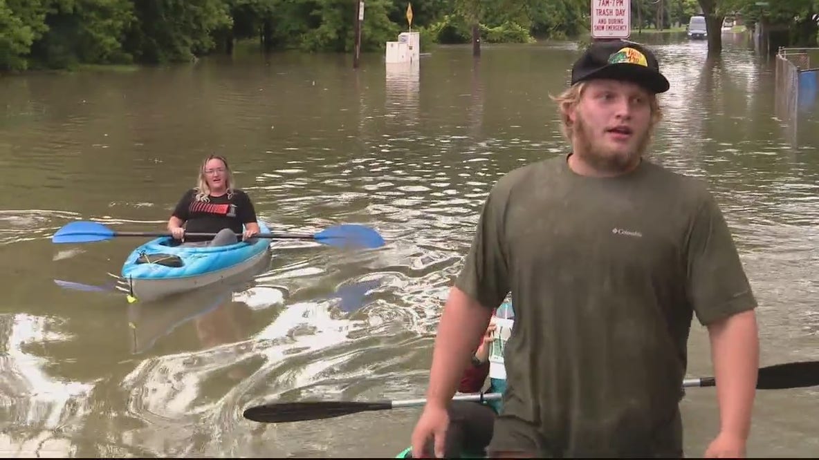 Severe flooding in Dearborn Heights leaves residents using kayaks to get around