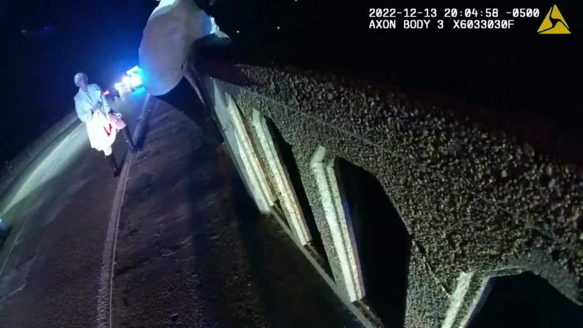 Lieutenant dressed as Mrs. Claus saves a life, bodycam video shows