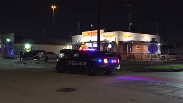 Two men shot at Zunex Sports Bar in Houston