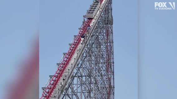 12 people rescued from amusement park ride after being stuck 30 ft. in the air