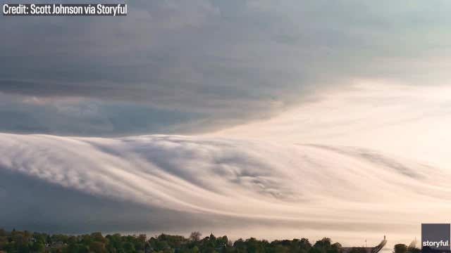 Watch: 'Fog tsunami' rolls over Lake Michigan