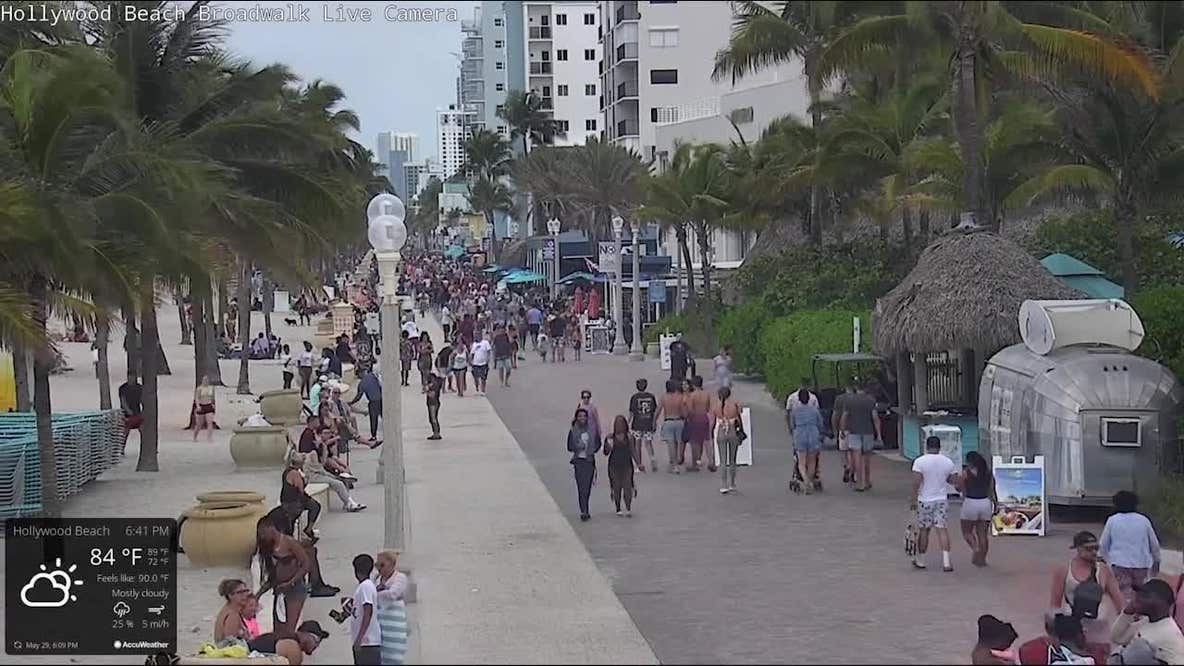 9 shot at Florida beach boardwalk: police