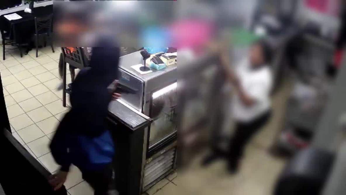 Suspect sought in gunpoint robbery of Philadelphia restaurant