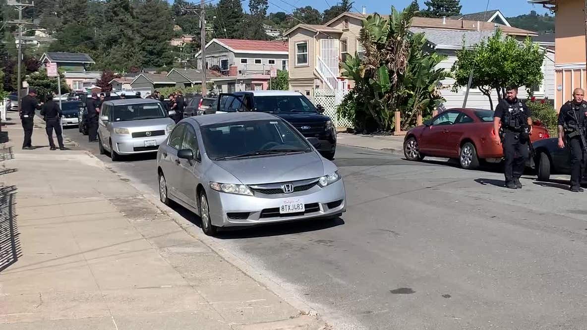 Oakland police activity