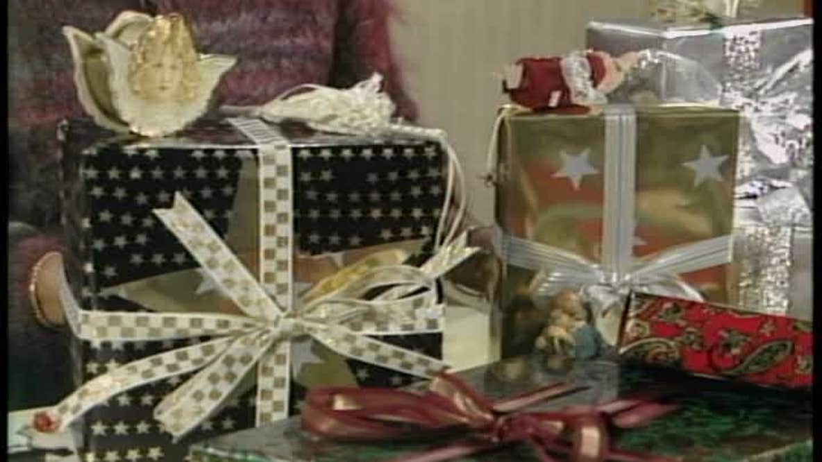Christmas Gift Wrapping in the 80s