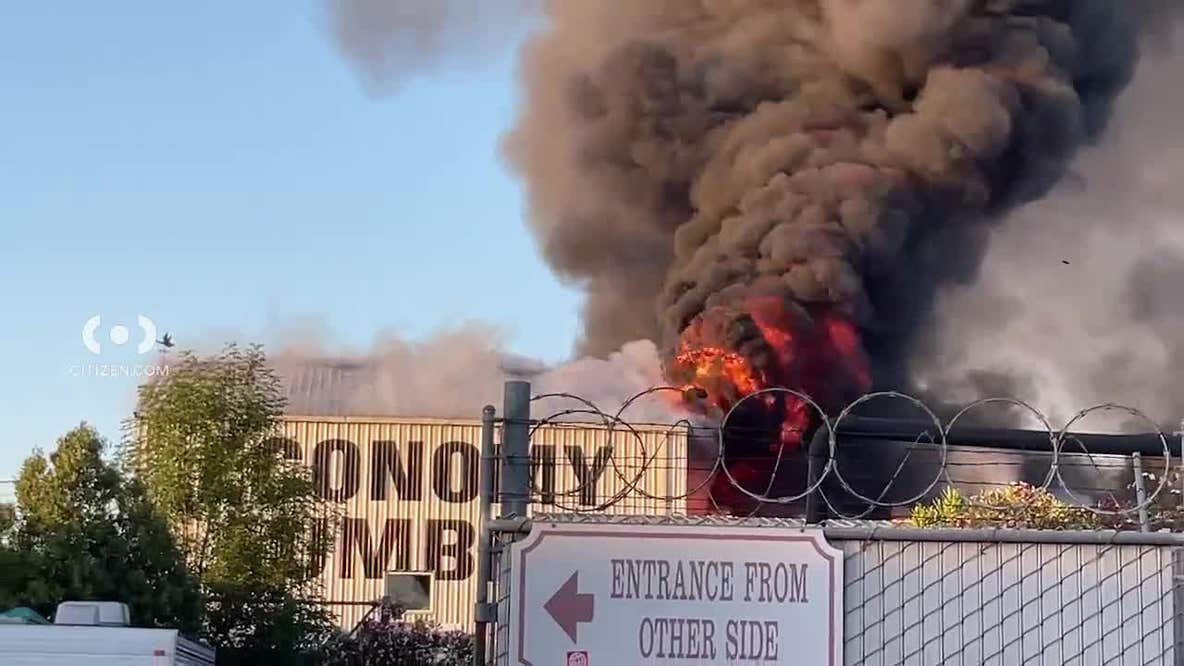 Oakland warehouse fire: raw footage